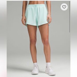 NWT lululemon Lightweight High-Rise Relaxed Short 3" *Long Liner, Ideal Mint, 10